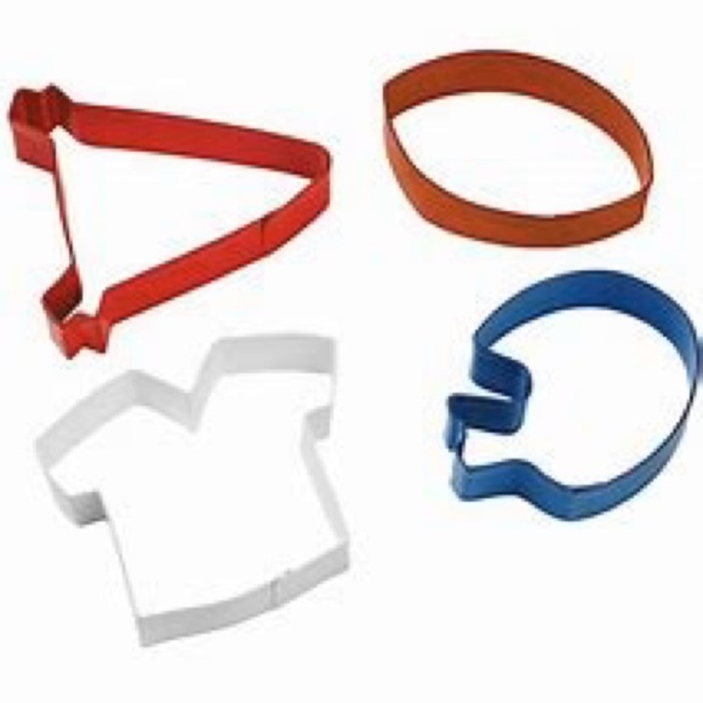 🤠FINAL PRICE Wilton Football Cookie Cutters Set of 4